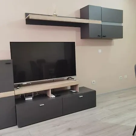 прекрасен в *